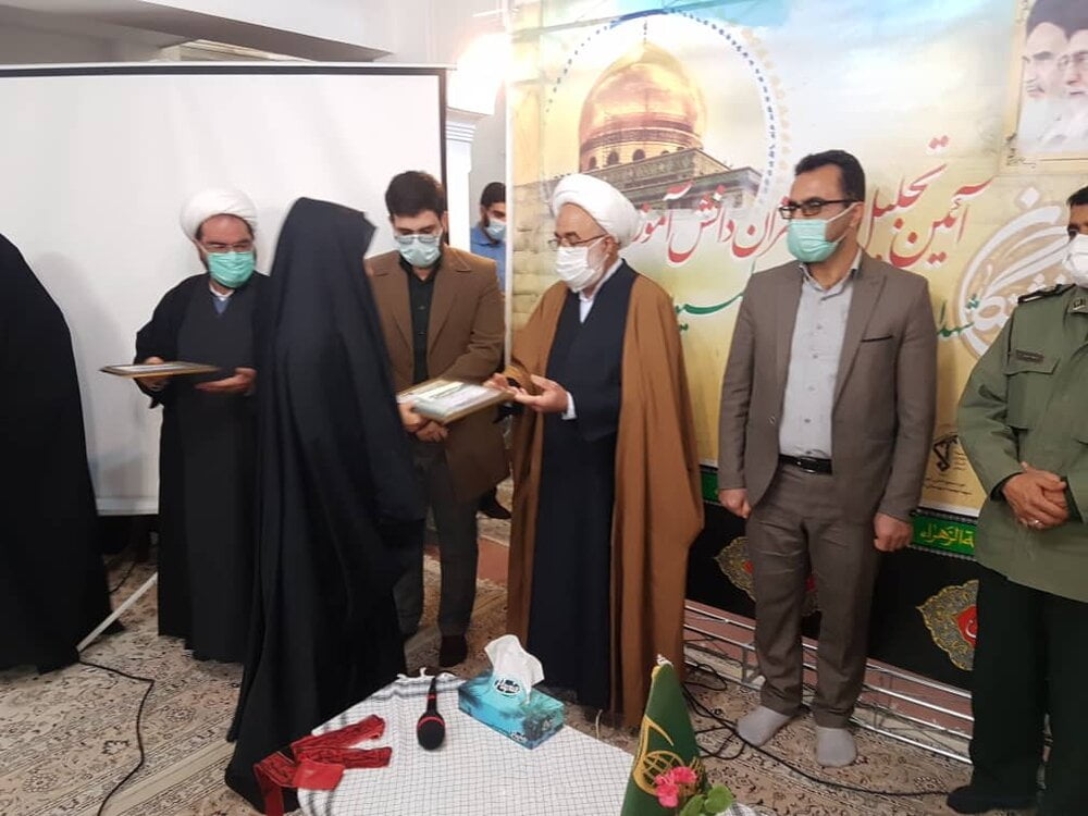 آیین تجلیل از دختران شهدای تیپ فاطمیون در دلیجان برگزار شد - خبرگزاری مهر | اخبار ایران و جهان