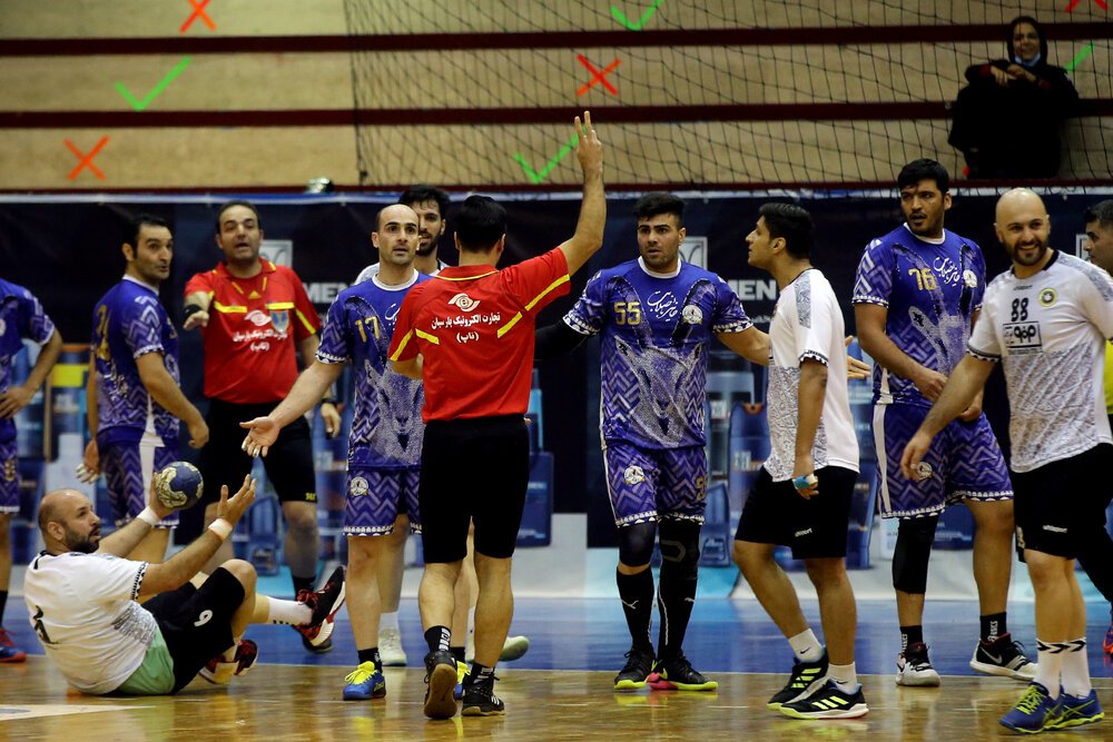 شائبه یا تبانی!/ فدراسیون هندبال چگونه مساله را حل می‌کند؟