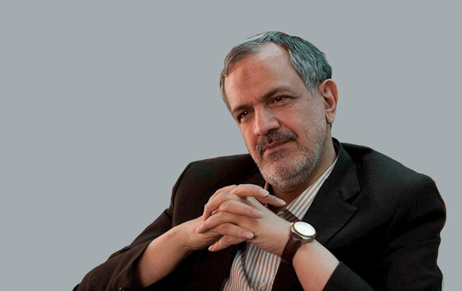 رسم هدیه‌دادن و کارت تبریک‌های نوروز