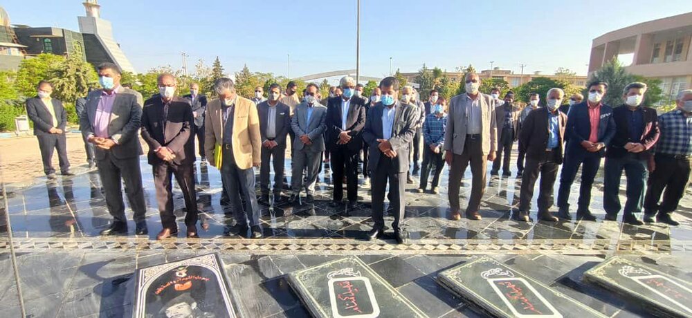 تجدید میثاق دانشگاهیان دانشگاه آزاد اسلامی بیرجند با شهدای گمنام