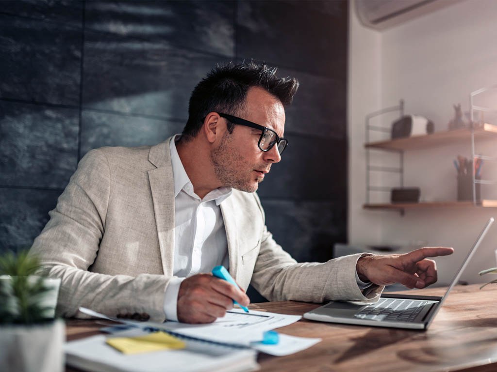 چرا به خدمات مالی و مشاوره‌ مالی نیاز داریم؟