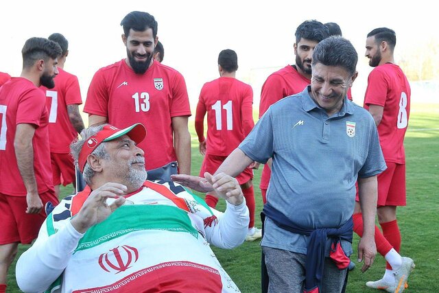 آخرین تمرین تیم ملی در سال ۱۴۰۱ با هوادار وفادار پرسپولیسی‌ها