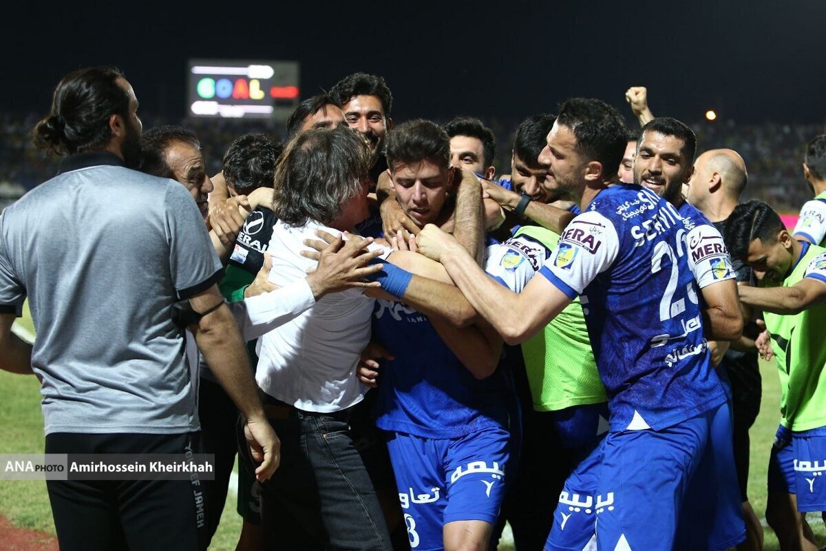 استقلال با تمام قوا جلوی صنعت نفت بازی کند/ باخت دربی تلنگر خوبی برای تیم ساپینتو بود