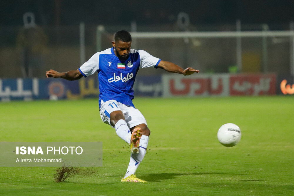 مرخصی ۱۰ روزه به یامگا/ اخطار جلالی به استقلال!