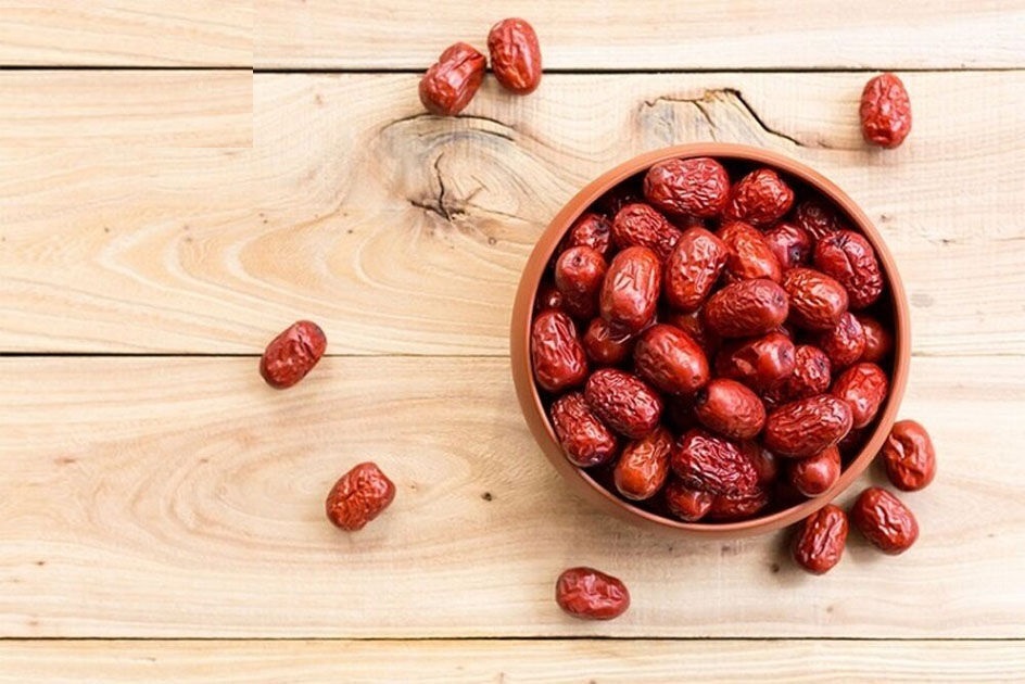 از پوکی استخوان تا چاقی صورت را با پودر این میوه بهبود ببخشید