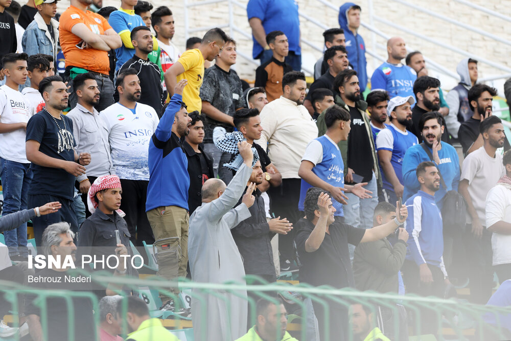درگیری فیزیکی بین هواداران استقلال خوزستان/شعار علیه مدیریت و کعبی